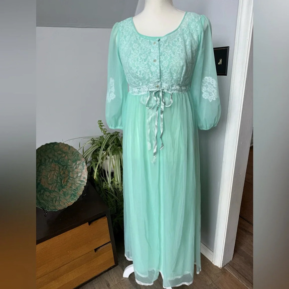 Vintage Miss Elaine 2 Piece Chemise Dressing Gown Set Mint Green USA Made Medium - Picture 1 of 12